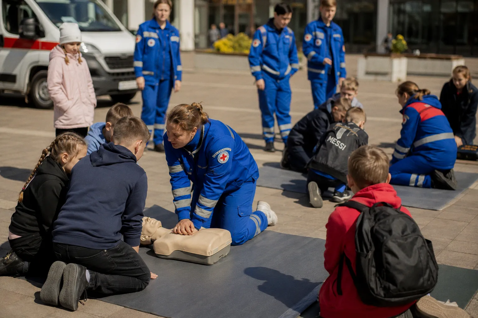 Гатчинские медики научили жителей запускать сердце
